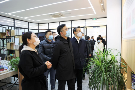常山县委副书记,政法委书记何相涯一行来校考察调研-义乌工商职业技术